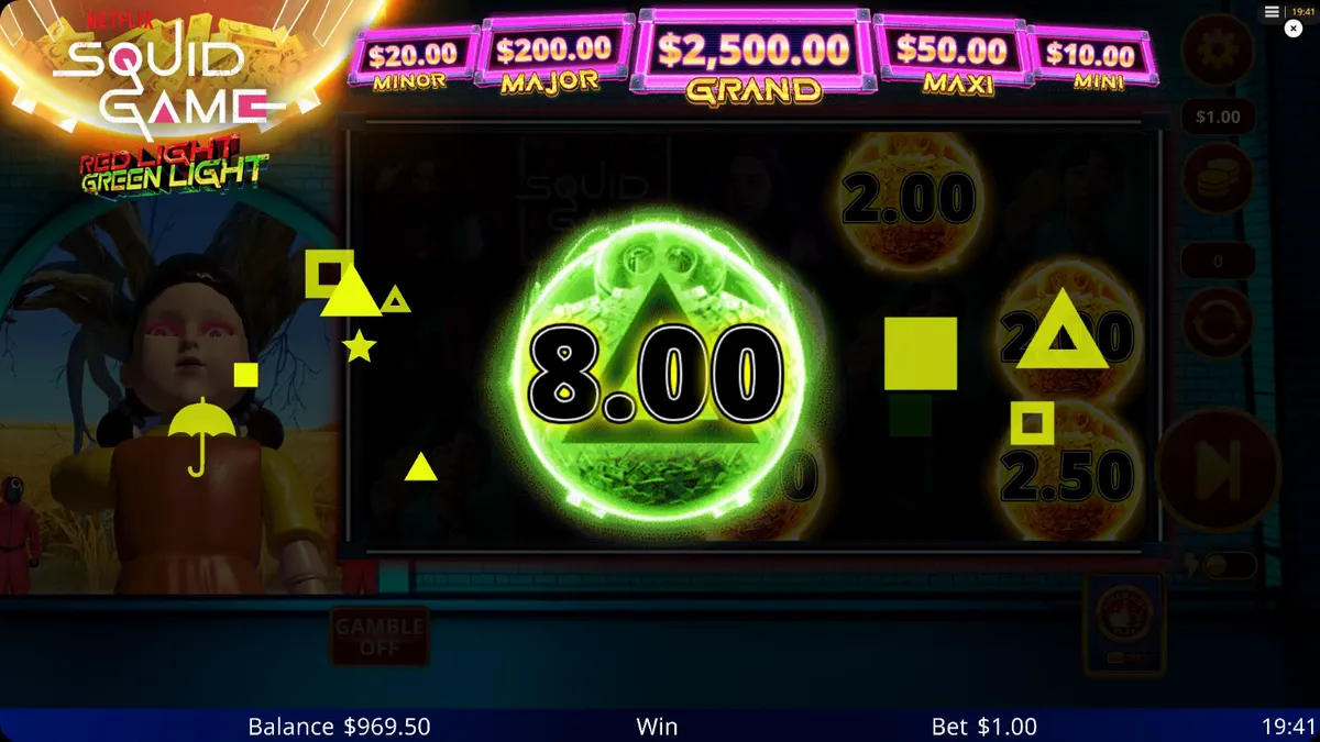 Tampilan visual slot Squid Game: Red Light, Green Light dengan latar belakang taman bermain yang mencekam.